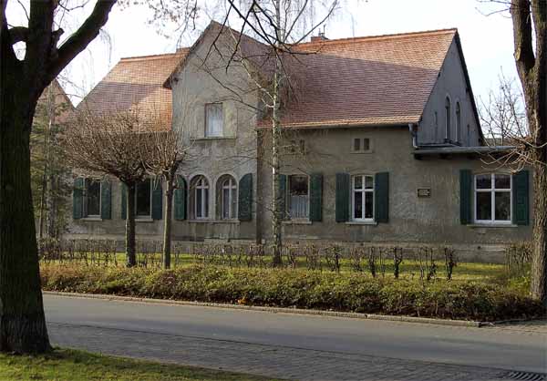 Evangelisches Pfarrhaus, Kirchplatz 2, 06792 Sandersdorf